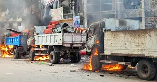 ভোলায় অবৈধ স্থাপনা উচ্ছেদকে কেন্দ্র করে পৌরসভার ৩ ট্রাকে আগুন